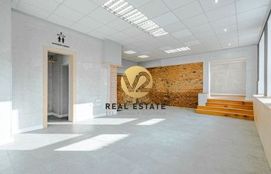 Na PRENÁJOM administratívne/kancelárske/obchodné priestory, Nitra-Centrum