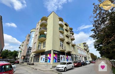 GALANTA/CENTRUM - obchodný priestor s balkónom v OC GALAXIA