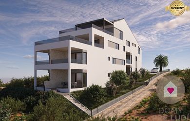 PAG/MANDRE - 3i apartmán na 1. poschodí s loggiou a parkovaním