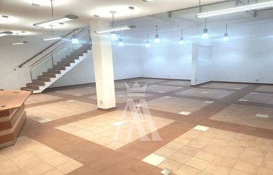 SHOWROOM, OBCHODNÉ PRIESTORY, JUŽNÁ TRIEDA, KOŠICE JUH