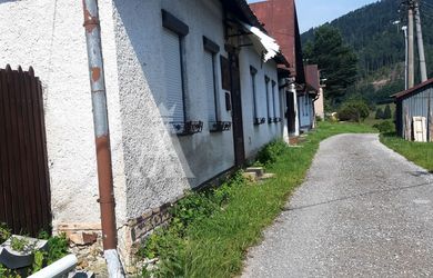4 IZBOVÝ RODINNÝ DOM, SMOLNÍK, OKRES GELNICA