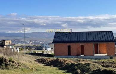 EXKLUZÍVNE/3 izb. dom – hrubá stavba, 702 m2, Malý Slavkov