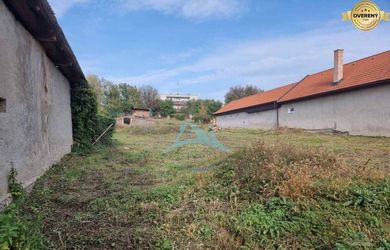 Stavebný pozemok v obci Vyškovce Nad Ipľom.