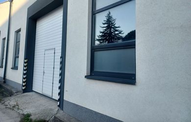 Skladové priestory, garáž, parkovacia plocha