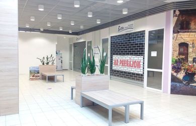 Obchodné priestory so skladom na prenájom – Trenčín, nákupné centrum