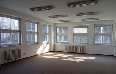 61 m2 Administratívne priestory na PRENÁJOM, Trenčín-centrum