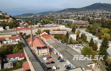 Prevádzkové priestory v centre Nitry s parkovaním