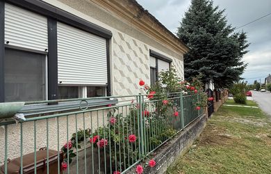 Ponúkam Vám na predaj 4 izbový rodinný dom na predaj v obci Topolníky