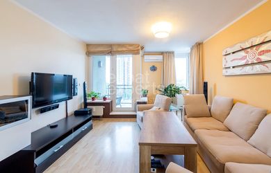 Slnečný, príjemný 2i byt 62m2, s A/C, lodžiou a 2x parkovaním, UNIVERSO
