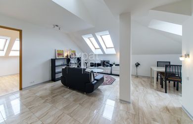 Moderný podkrovný 4i byt 118 m2 vo výbornej lokalite, HLBOKÁ RESIDENCE