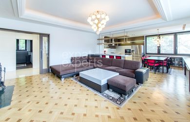 Exkluzívny 4i byt 146m2, s terasou v rezidencií pri hrade