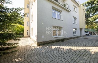Bývanie a podnikanie pod jednou strechou, Koliba, 273 m2
