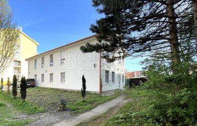 Kancelárie v rodinnom dome 294 m2, 8x parking, skvelá lokalita