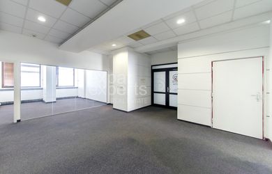Kancelárske priestory 310m2, možnosť úprav, parkovanie, INCHEBA TOWER
