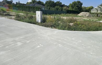 PREDAJ STAVEBNÝ POZEMOK 613 M² BOROVCE /VODA, ELEKTRINA, KANALIZÁCIA/