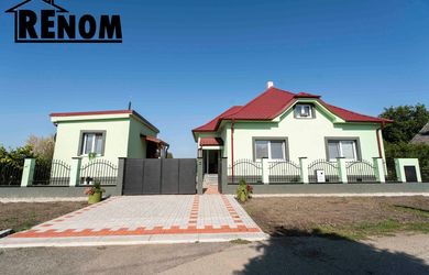 Zrekonštruovaný dom s prístavbami // pozemok 22,44ár