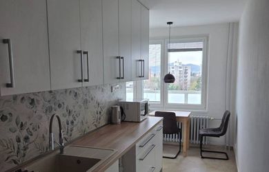 Na prenájom 1 izbový byt Dubnica nad Váhom 45 m2