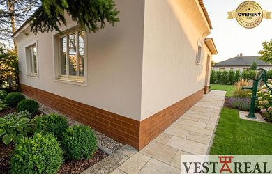 Na predaj rodinný dom 568 m2 pozemok - Vinohrady nad Váhom