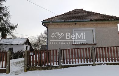 Rodinný dom v super lokalite obci Méra - 59000,-Eur
