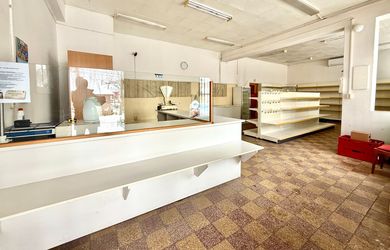 Priestor vhodný pre obchod, potraviny, rozličný tovar, služby alebo aj sklad napr. pre e-shop
