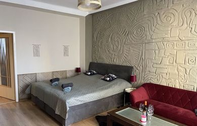 Dizajnový byt v srdci Bratislavy – 42 m² pokoja a funkčnosti