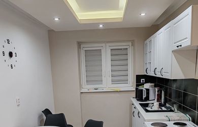 INVESTIČNÁ PRÍLEŽITOSŤ: Zrekonštruovaný 2-izbový byt s nájomníkom v Kráľovskom Chlmci (cca 60 m²)