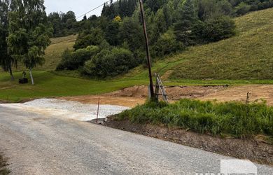 Stavebný pozemok s projektom na 5izbovú chatu a platným stavebným povolením