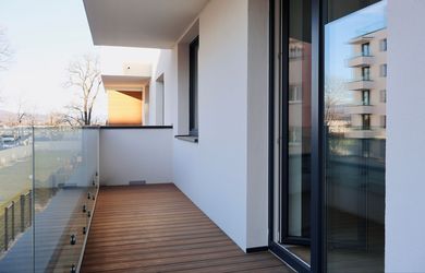 NA PREDAJ 3-izbový zariadený byt s parkovaním v projekte Kubániho dvory – moderné bývanie v centre Zvolena