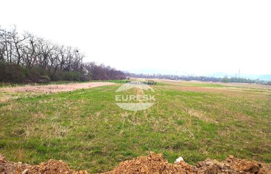 Na predaj: Investičný pozemok vo výbornej lokalite – Jasenov pri Humennom (2 149 m²)