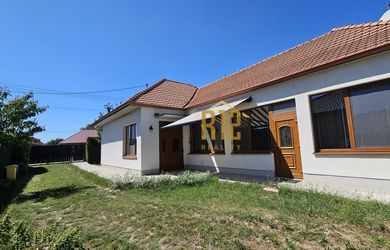 Predaj rodinný dom Nitra - Branč, rovinatý pozemok 960 m2