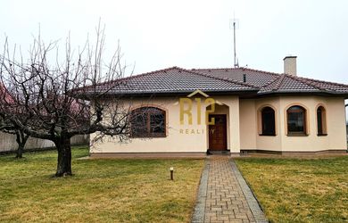 Predaj rodinný dom Nitra - Lehota, priestranný pozemok