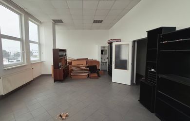 Na prenájom priestranné kancelárske priestory, ul. Štrková v Žiline, 200m2.
