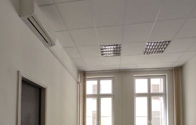 Kancelárske priestory v historickej budove centre Bratislavy na Grossligovej ulici, aj s parkovaním, 109,38 m2, 147m2 alebo 169,30 m2