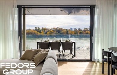 LUXUSNÝ 4-IZBOVÝ BYT V EUROVEA RIVERSIDE S DVOMI TERASAMI A KRÁSNYM VÝHĽADOM