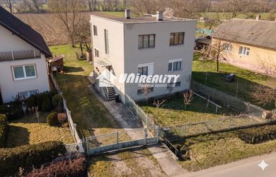 PODLUŽANY - dvojpodlažný rodinný dom / pozemok 1.897 m2