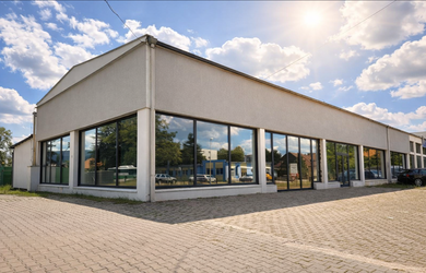 NA PRENÁJOM: Obchodné priestory v centre mesta PRIEVIDZA, súkromné parkovanie