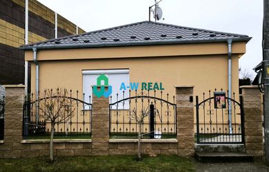 ☎️ 0918/197 701  ZNÍŽENÁ CENA   159 000,- €   Na predaj 3 izbový rodinný dom s malým pozemkom v obci Ohrady