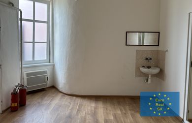 Prenajmeme v Košiciach, Moyzesova ul.  kancelárske priestory, parkovanie pre viac vozidiel