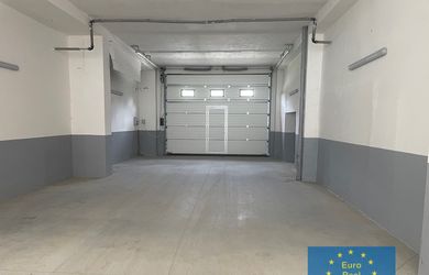 Košice prenájom výrobno-skladových priestorov, 2x700 m2, 1.400 m2, 3.400 m2, žeriav 5 t (8t) , kancelárske priestory, parkovanie