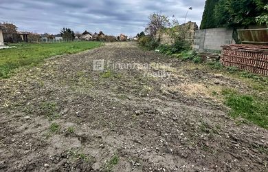 Stavebný pozemok 4702 m² v obci Trstice, Galanta