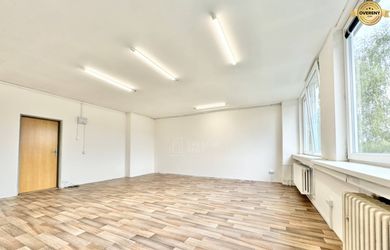 Ponúkame na prenájom kanceláriu 36 m2 - ul. Vysokoškolákov Žilina