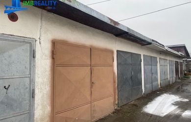 Garáž s montážnou jamou v Brezne - Predné Halny