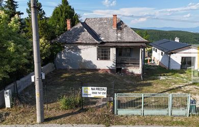 LEGEND - 3D - Rodinný dom Podhradie, jedinečná lokalita pri hrade, pozemok 671 m2, siete