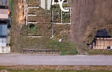 Stavebný pozemok 2 335 m² v obci Valča