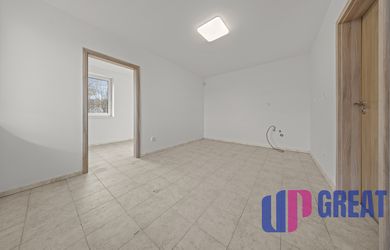 NA PREDAJ – ZÁHRADNÝ DOMČEK Rohovce, 25 min od BA