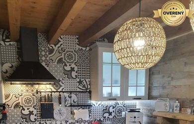 REZERVOVALI sme -  Kvalitná  CHATA po rekonštrukcii, s pozemkom 453 m2