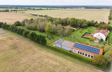 MIKELSSEN - Predaj exkluzívnej usadlosti vo výnimočnom prostredí Malých Karpát na pozemku o rozlohe 13 872 m2.