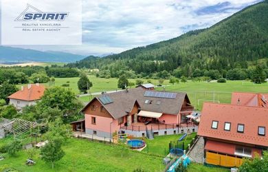 NA PREDAJ - fungujúci apartmánový dom s reštauráciou v Pavčinej Lehote