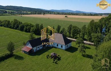 Dom na samote pri lese s pozemkom 3.160m2, Cerová