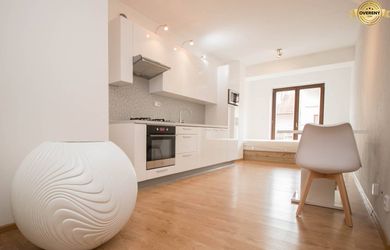 Prenájom v centre Košíc - mezonet s balkónom a výťahom